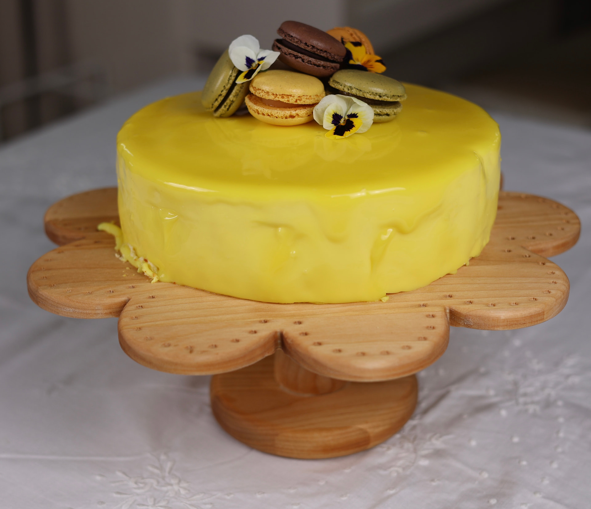 Flora (‘Gingerbread’) Cake Stand
